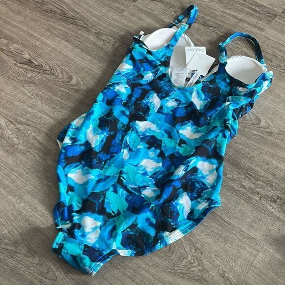 Calvin Klein Abstract Print Twist One-piece Swimsuit - Picture 3 of 4